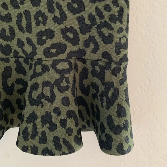 Aqua Womens Animal Print
Jacquard Skirt - Picture 3 of 7